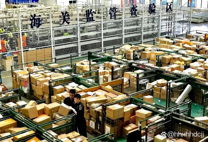 我邻居在深圳做跨境电商,做的是欧美市场,完全依赖工厂发货,去年纯赚